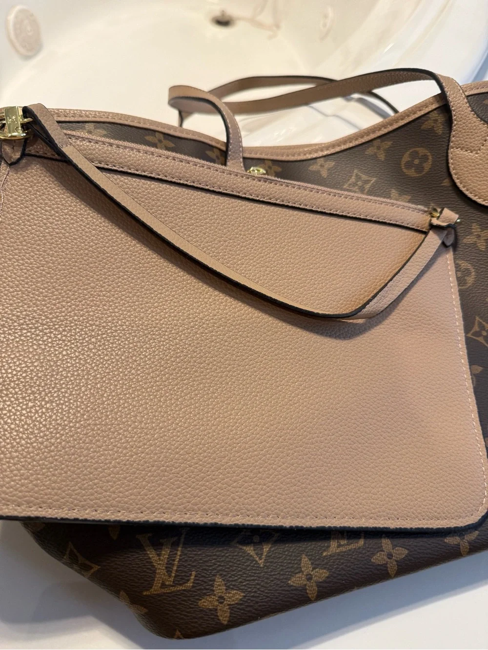 Louis Vuitton NeverFull Monogram Canvas Neverfull MM Tote in Brown/Tan